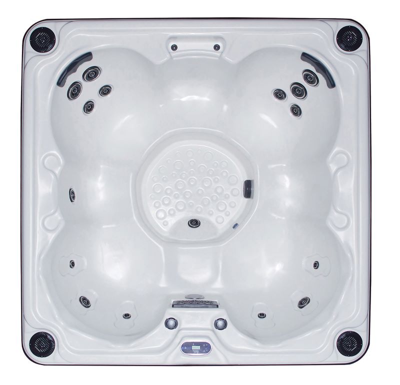 Regal hot tub with 6 seats and 31 jets